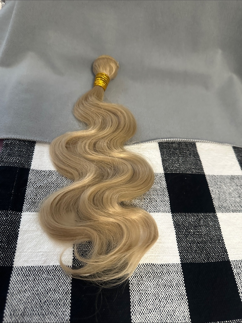 Blonde Body Wave Hair Extension - Natural Blonde 14 in ling NWT